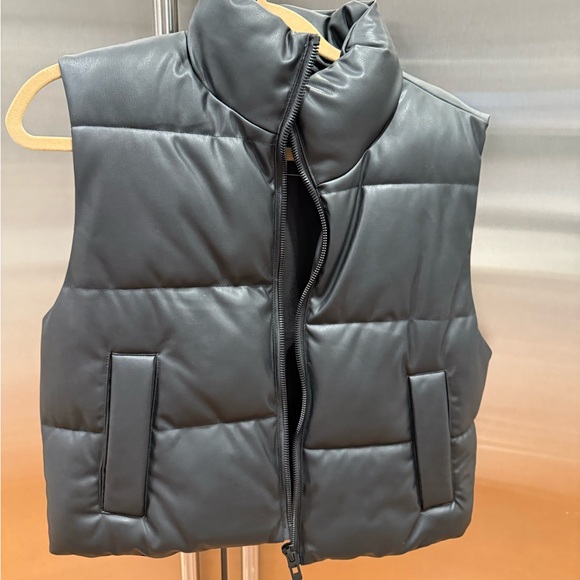 Black Puffer Vest - Picture 1 of 1